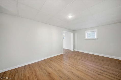 1524 E 221st Street Euclid OH 44117