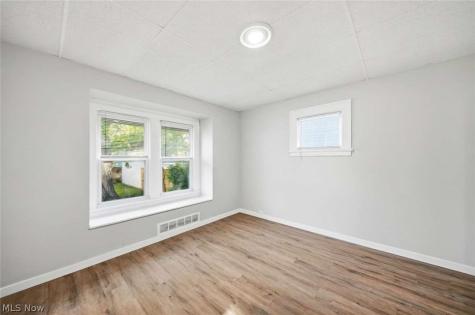 1524 E 221st Street Euclid OH 44117