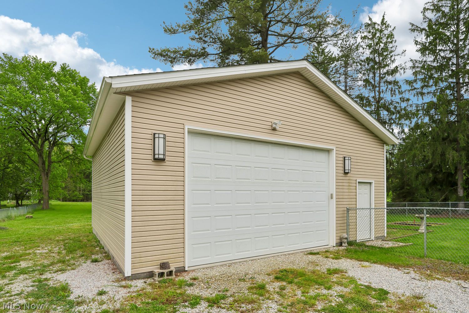 17570 Hicks Road Walton Hills OH 44146