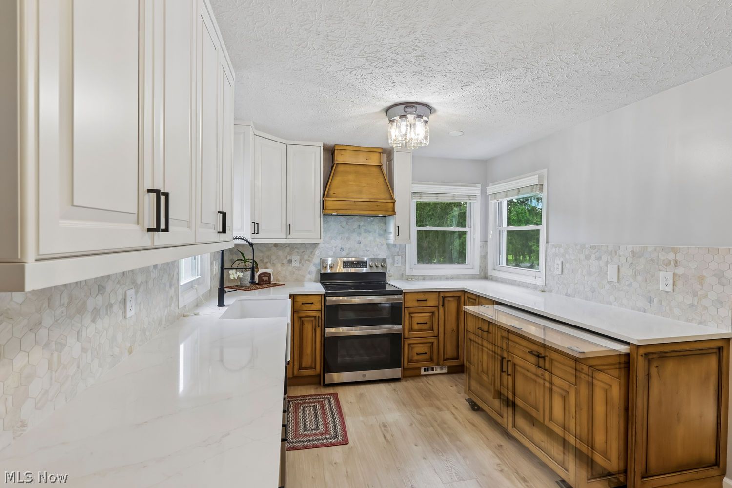 17570 Hicks Road Walton Hills OH 44146