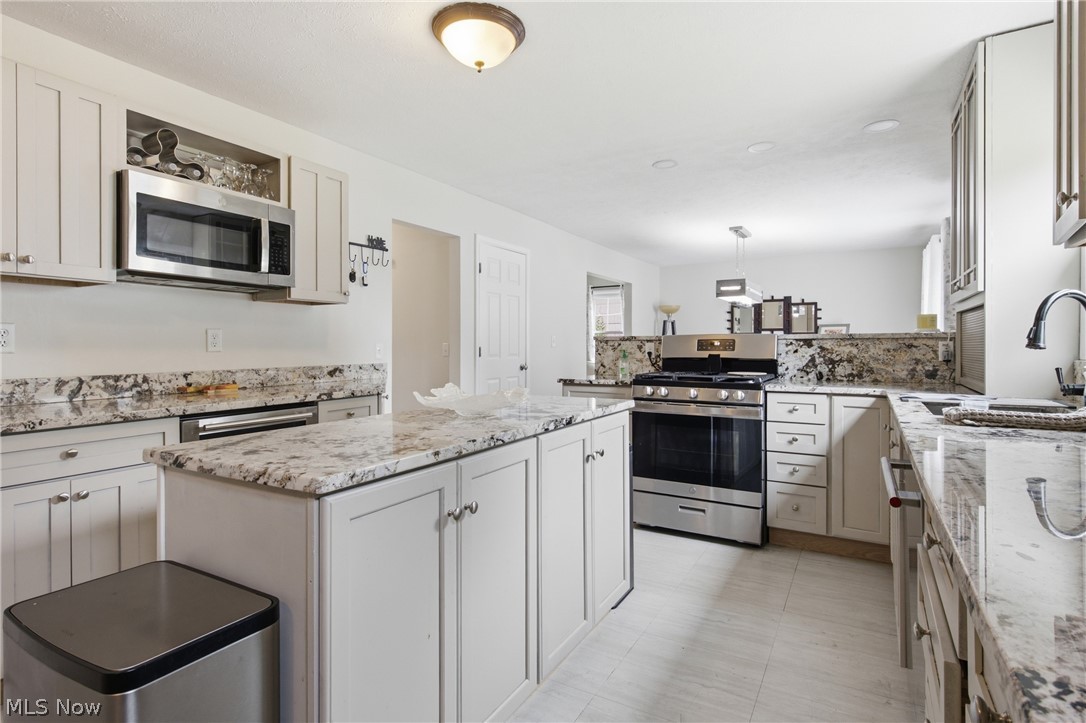 2287 W 42nd Street Cleveland OH 44113
