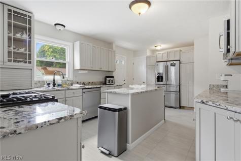 2287 W 42nd Street Cleveland OH 44113
