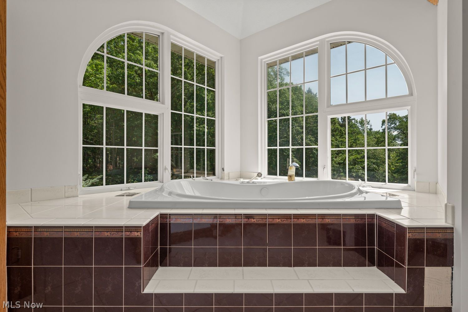11700 Woodiebrook Rd Road Chardon OH 44024