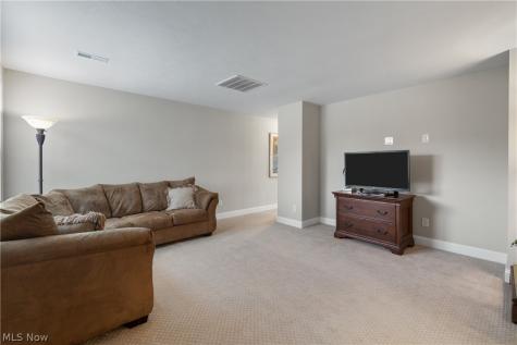 111 Harvester Drive Copley OH 44321