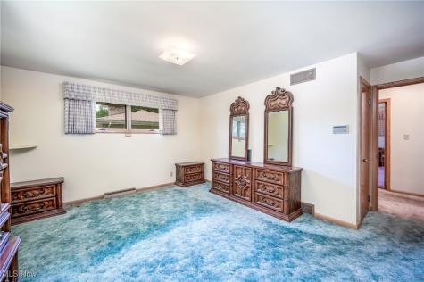126 S Rhodes Avenue Niles OH 44446