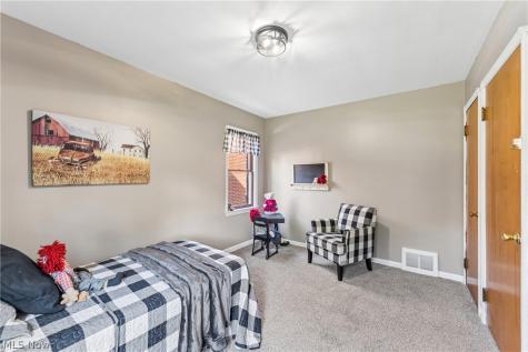 14519 Orchard Park Avenue Cleveland OH 44111