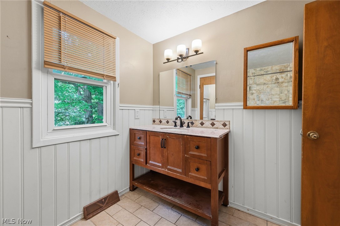 1819 Oakmount Road South Euclid OH 44121