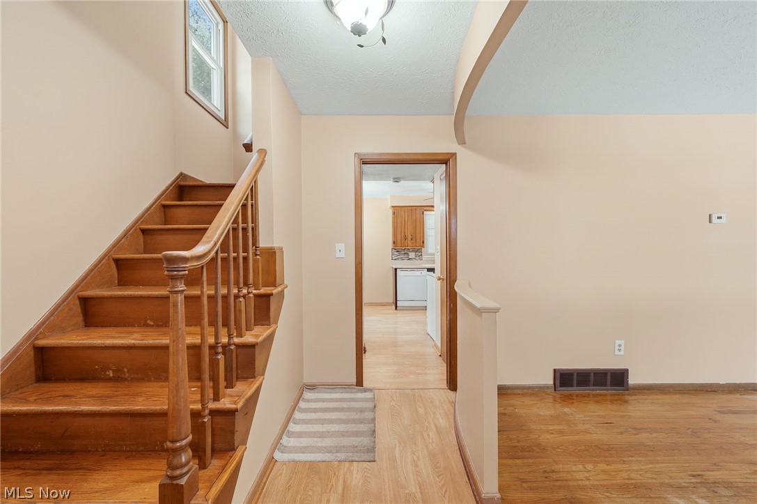 1819 Oakmount Road South Euclid OH 44121