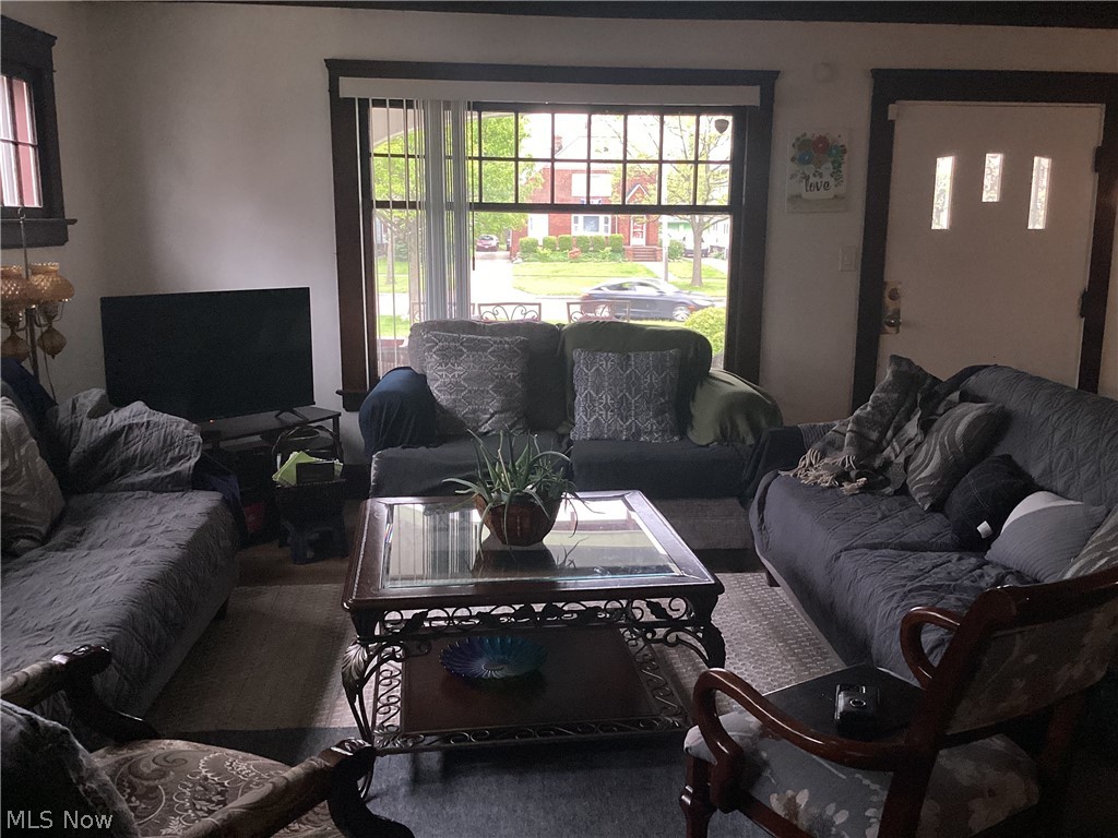 3306 West Boulevard Cleveland OH 44111