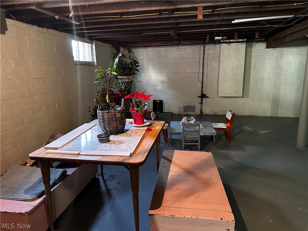 3306 West Boulevard Cleveland OH 44111