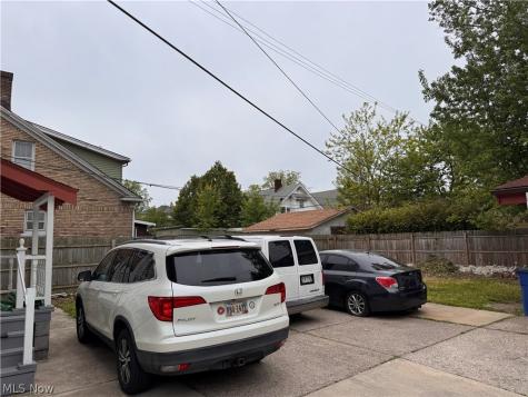 3306 West Boulevard Cleveland OH 44111