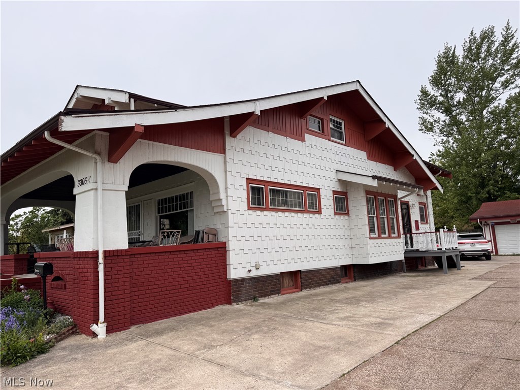3306 West Boulevard Cleveland OH 44111