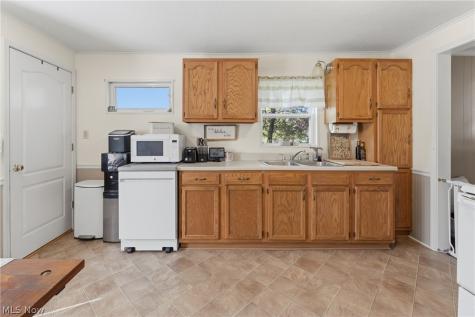 4025 Paumier Avenue Louisville OH 44641