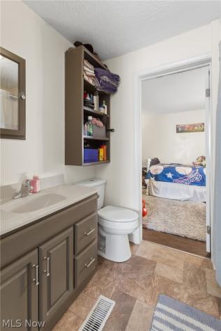 4025 Paumier Avenue Louisville OH 44641