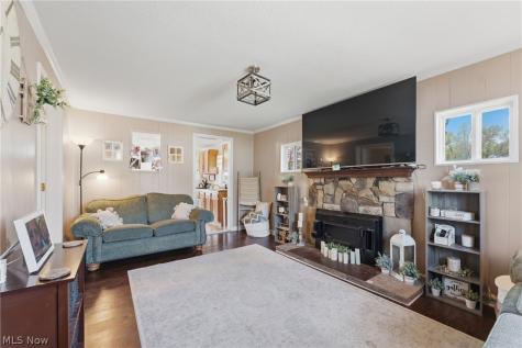 4025 Paumier Avenue Louisville OH 44641