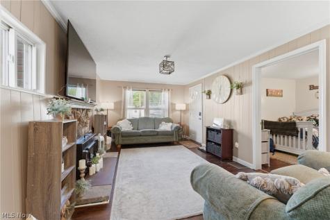 4025 Paumier Avenue Louisville OH 44641