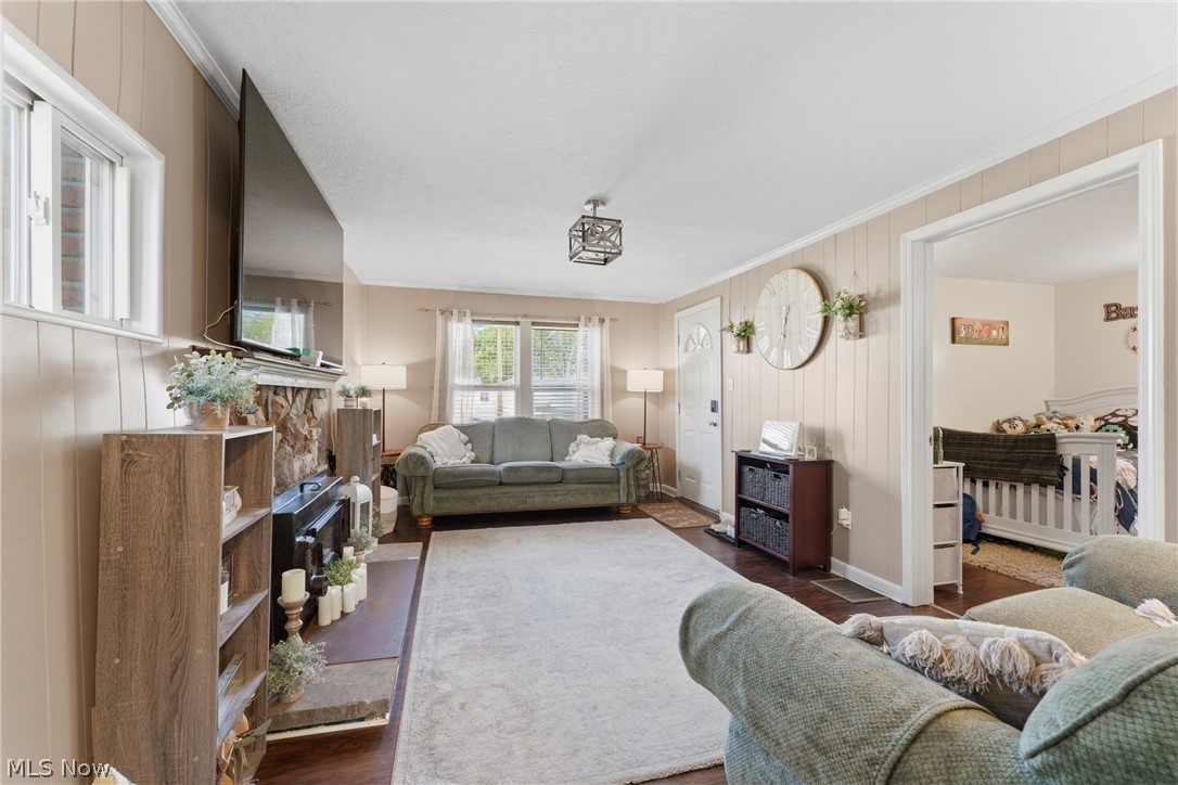 4025 Paumier Avenue Louisville OH 44641