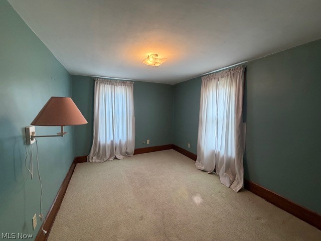 602 4th Street NW New Philadelphia OH 44663