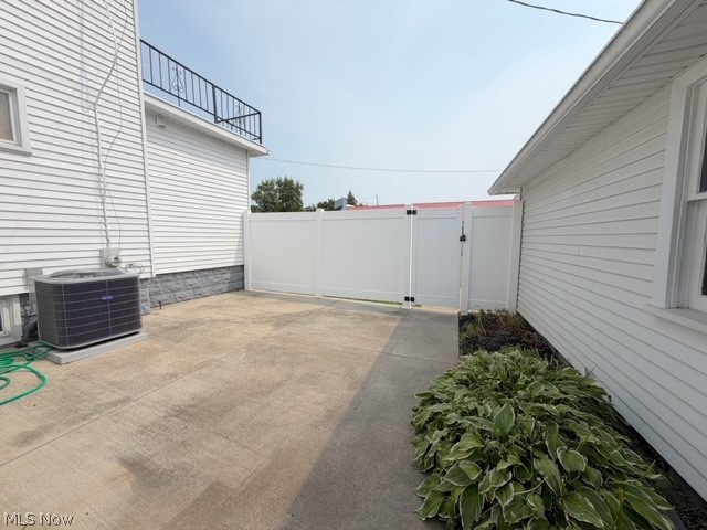 602 4th Street NW New Philadelphia OH 44663