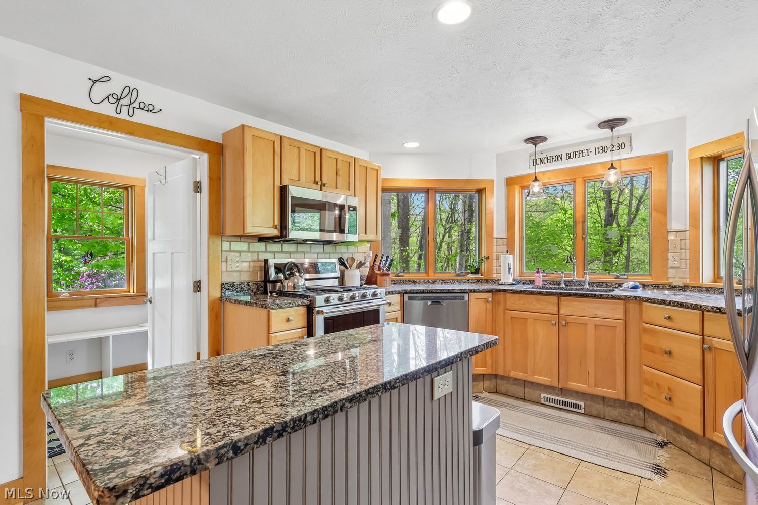 17151 Farmington Road West Farmington OH 44491