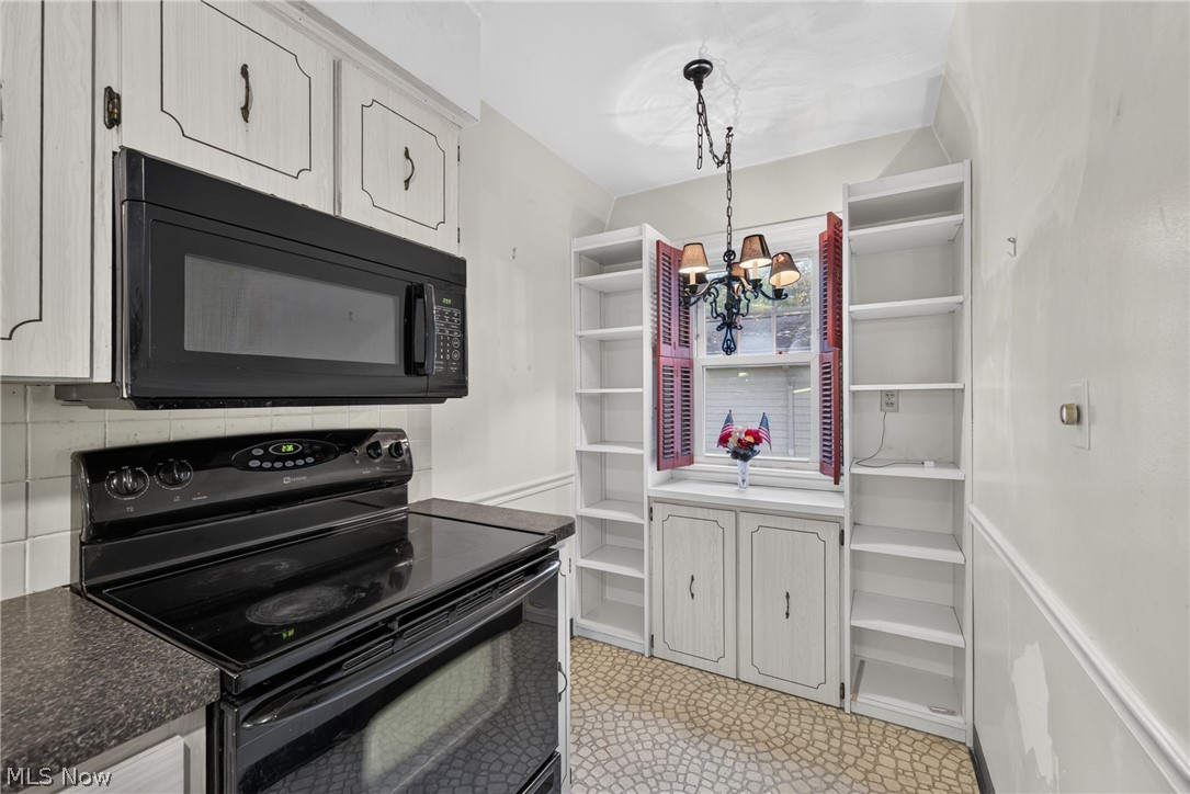 1797 Oakmount Road South Euclid OH 44121