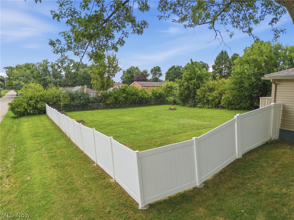 6330 Peach Street Louisville OH 44641