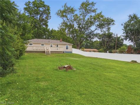 6330 Peach Street Louisville OH 44641