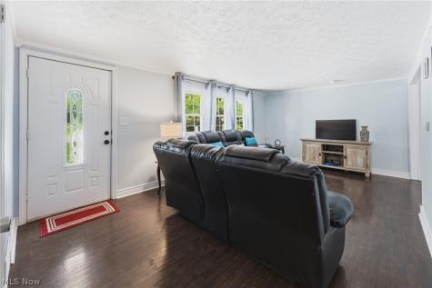 6330 Peach Street Louisville OH 44641