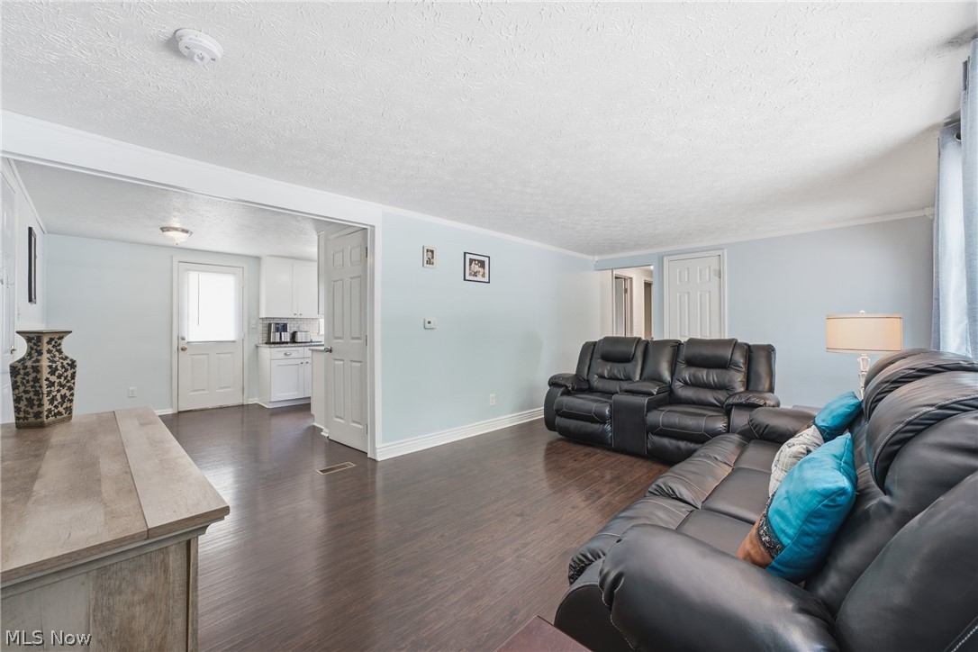 6330 Peach Street Louisville OH 44641