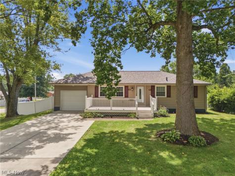6330 Peach Street Louisville OH 44641