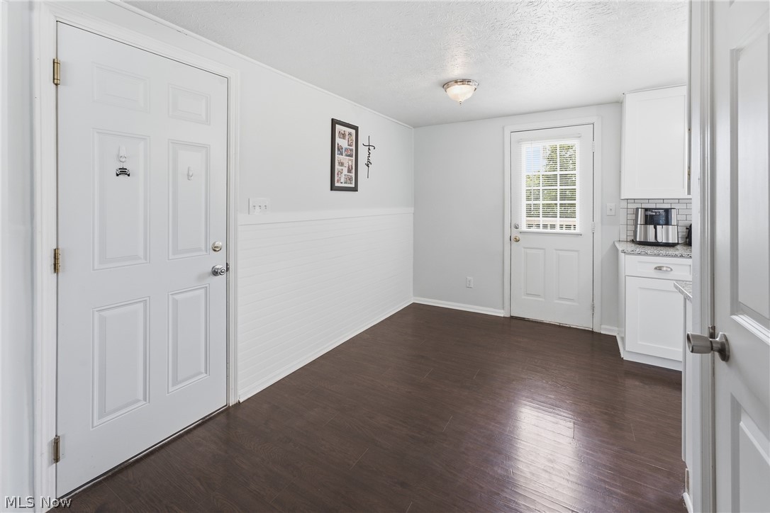 6330 Peach Street Louisville OH 44641