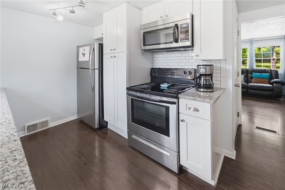 6330 Peach Street Louisville OH 44641