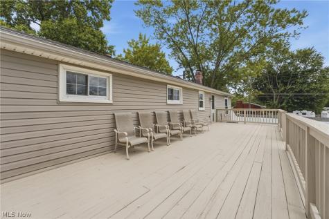 6330 Peach Street Louisville OH 44641