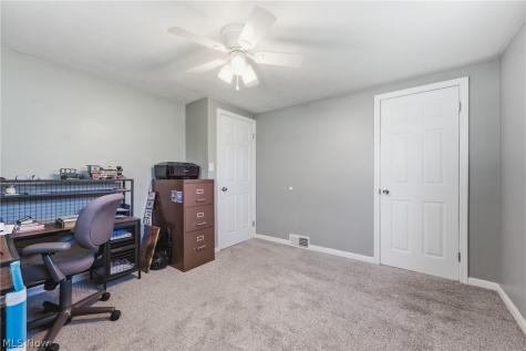 6330 Peach Street Louisville OH 44641