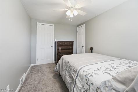 6330 Peach Street Louisville OH 44641