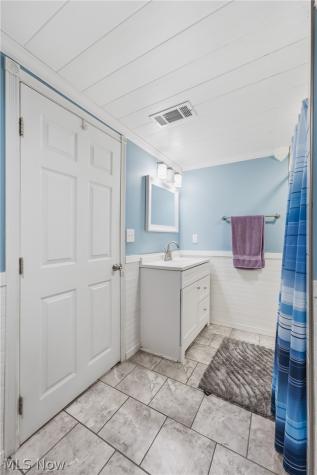 6330 Peach Street Louisville OH 44641