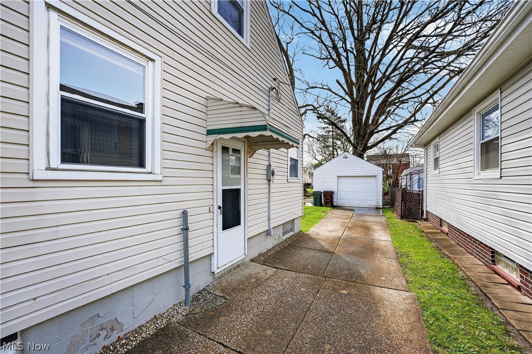 2819 Tuxedo Avenue Parma OH 44134