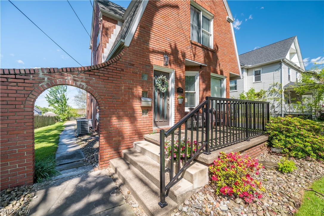 124 Hartzell Avenue Niles OH 44446