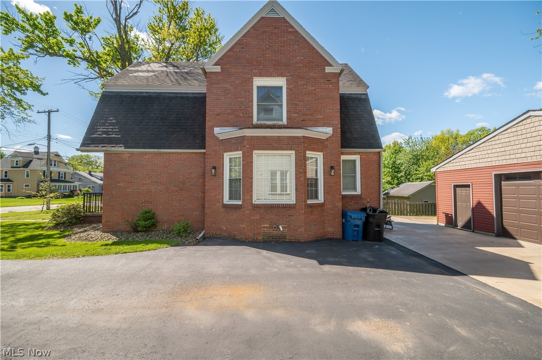 124 Hartzell Avenue Niles OH 44446