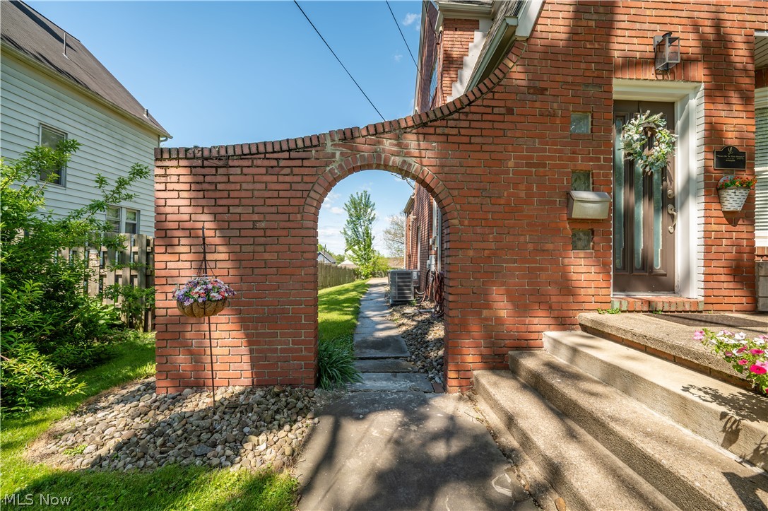 124 Hartzell Avenue Niles OH 44446