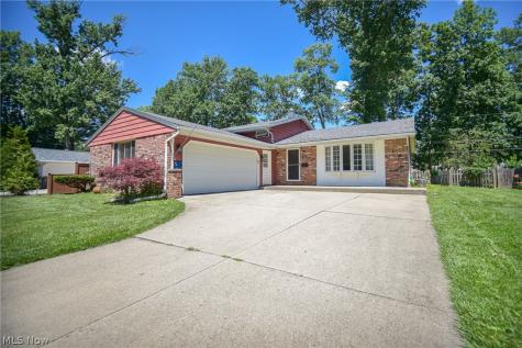 816 Bennett Drive Elyria OH 44035