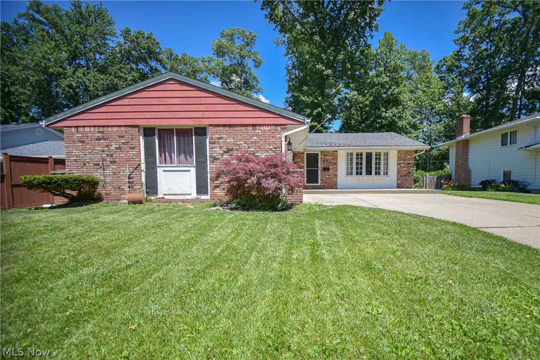 816 Bennett Drive Elyria OH 44035