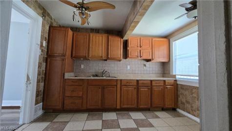 10017 Sandusky Avenue Cleveland OH 44105