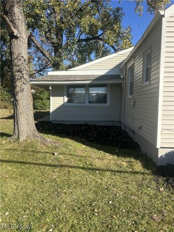 16001 Westview Avenue Cleveland OH 44128