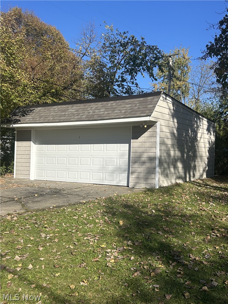 16001 Westview Avenue Cleveland OH 44128