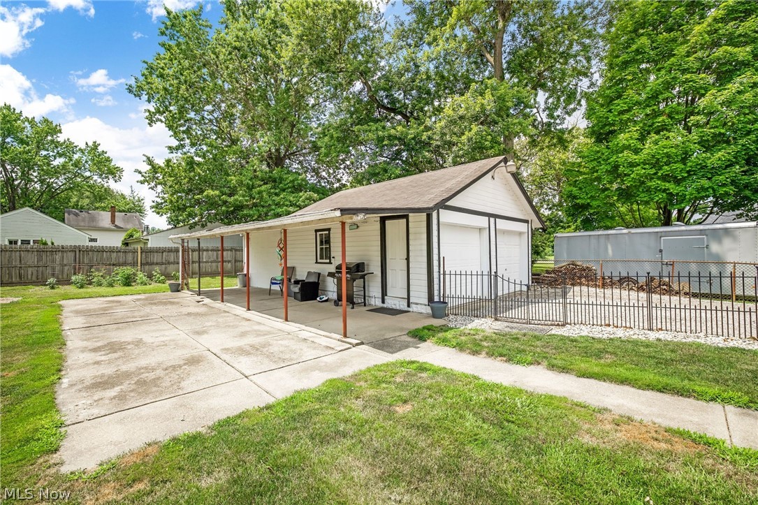 13 Cliftwood Street NE Navarre OH 44662