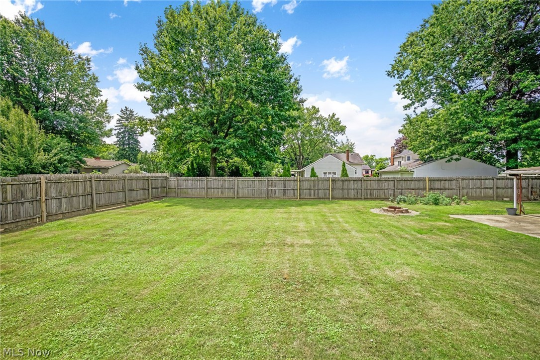 13 Cliftwood Street NE Navarre OH 44662