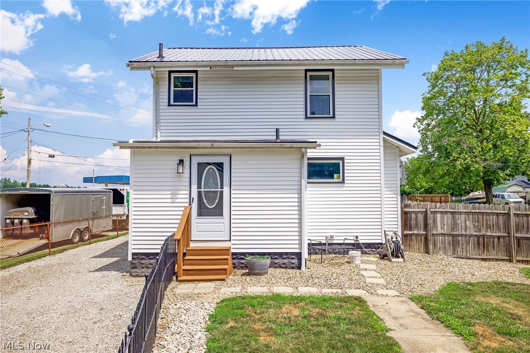 13 Cliftwood Street NE Navarre OH 44662