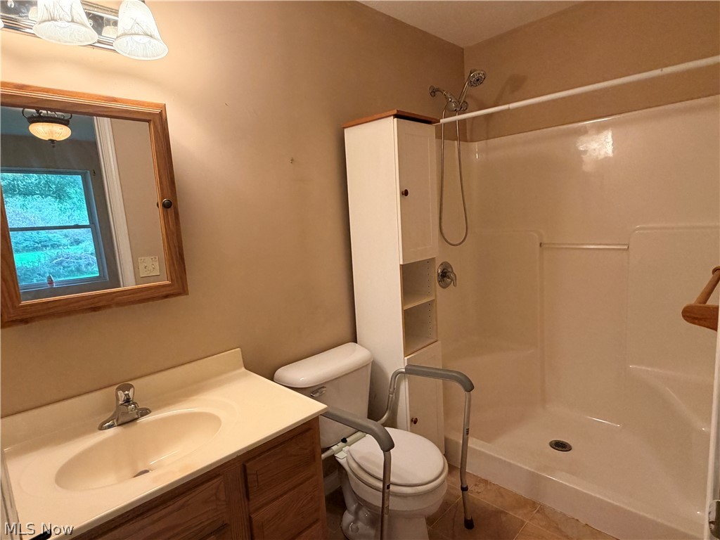 6351 Bushnell Road Conneaut OH 44030