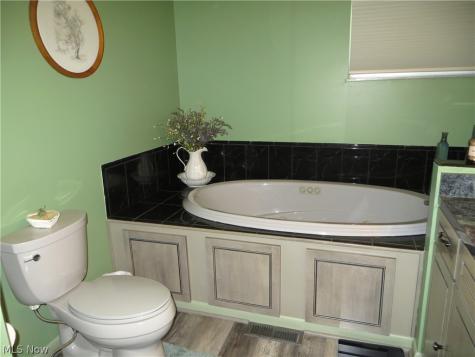 5477 Dorothy Drive North Olmsted OH 44070